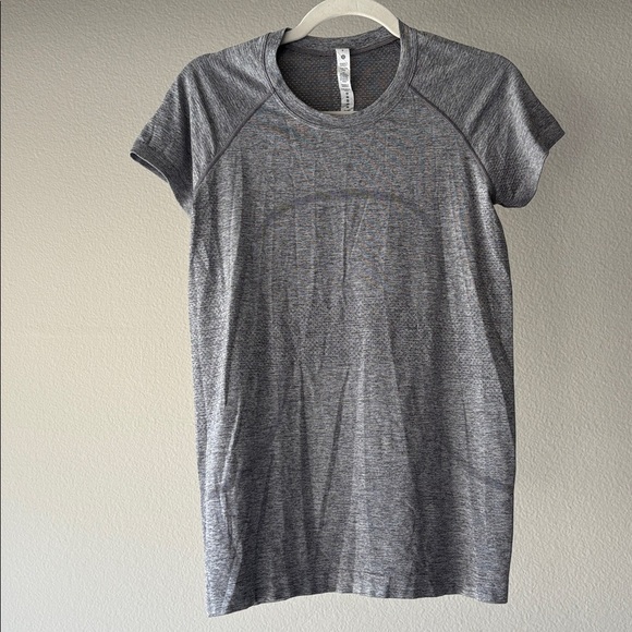 Lululemon 'Swiftly Tech' Short-Sleeve Shirt with round neckline GRAY in color - Picture 1 of 11